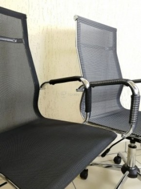 Кресло Barneo K-111H для персонала (черная сетка) в Тавде - tavda.mebel-74.com | фото